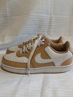 Nike Low-Top Sneakers in Tan and White